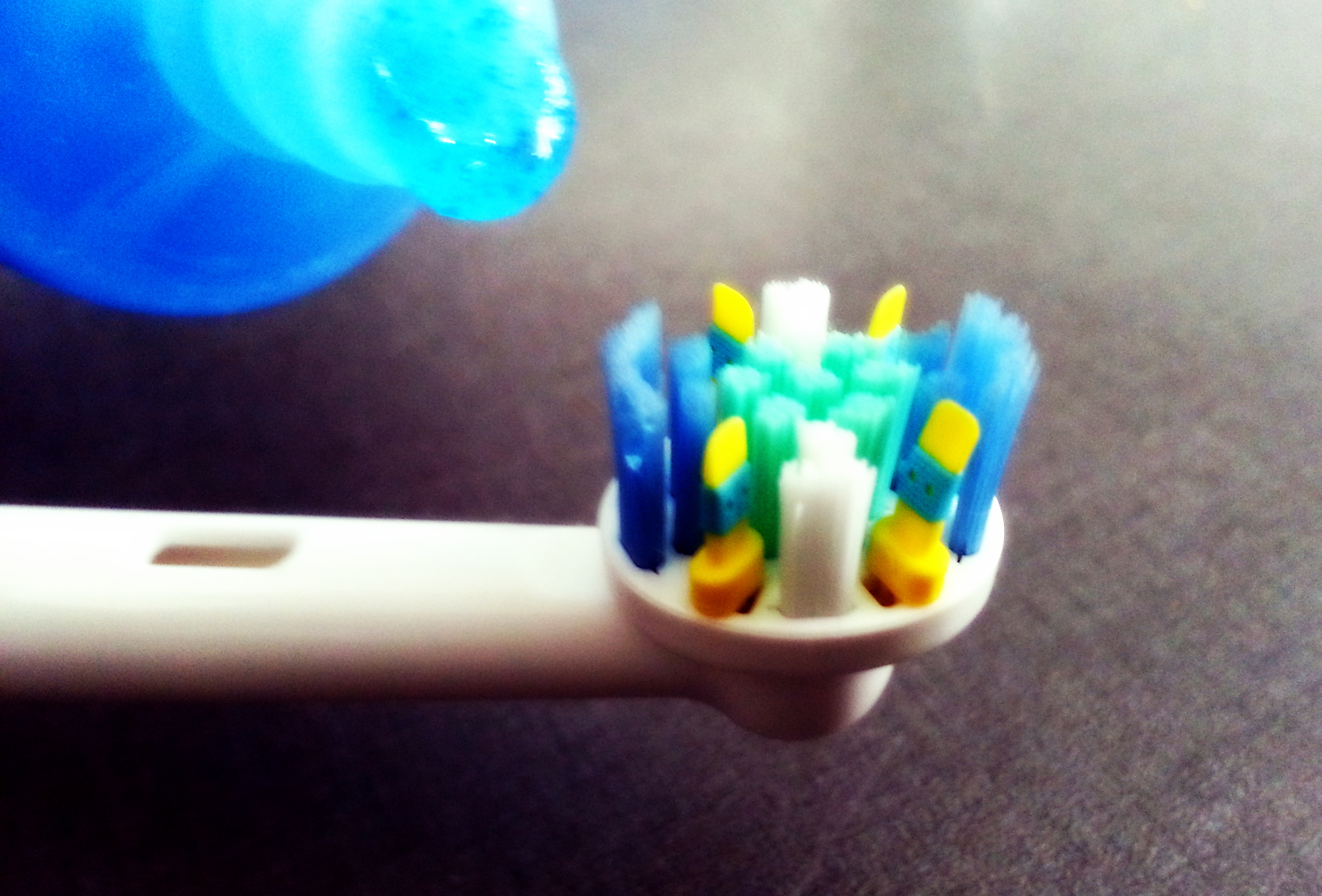 Il fluoro fa male: fatevi il vostro dentifricio!